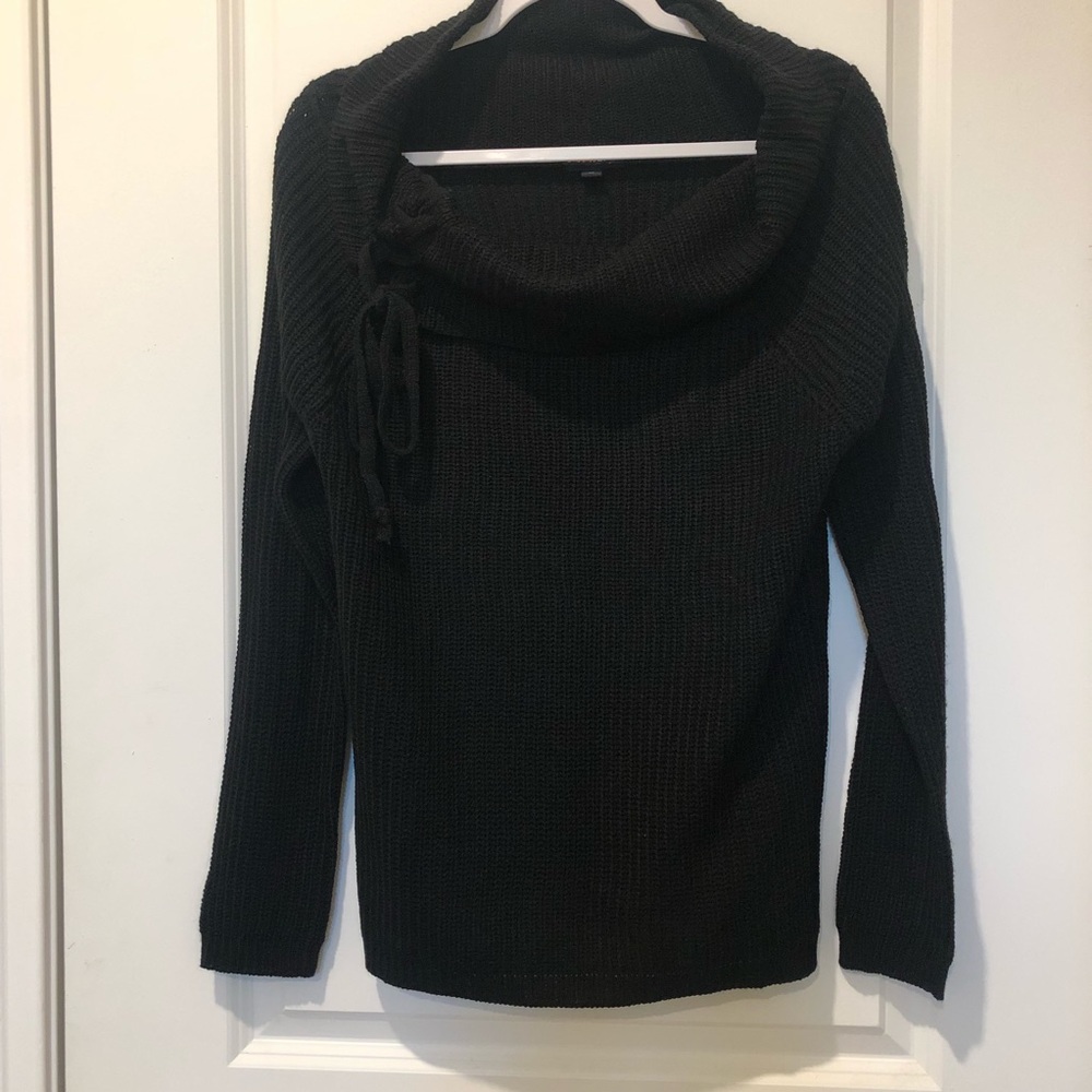 Ambiance | Apparel Black Cow Neck Sweater M